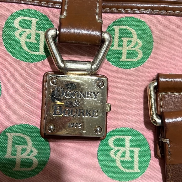 Dooney & Bourke GUC with callouts bucket bag - Picture 8 of 10